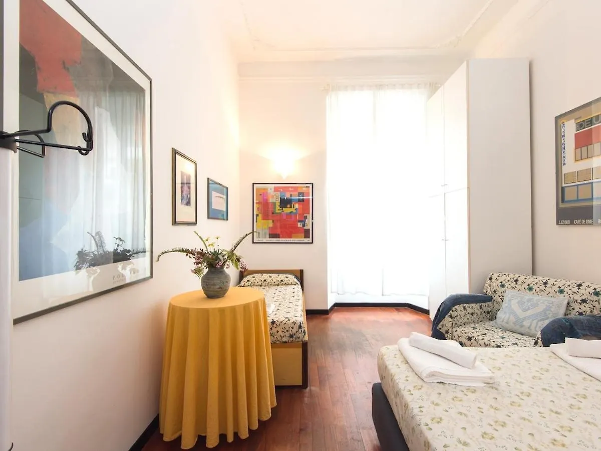 Silenzioso, Grande, Comodo Alloggio A Trastevere Rome Apartment
