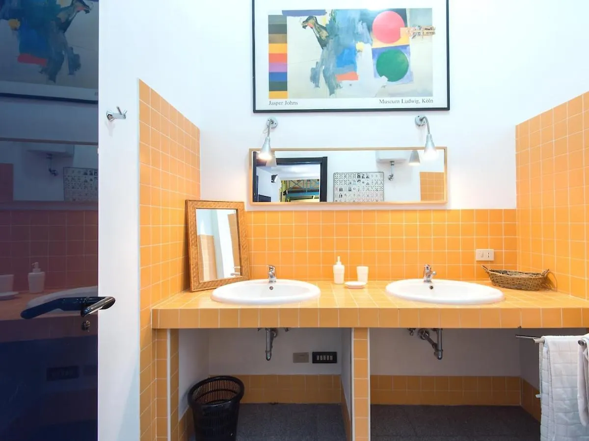 Silenzioso, Grande, Comodo Alloggio A Trastevere Rome Apartment