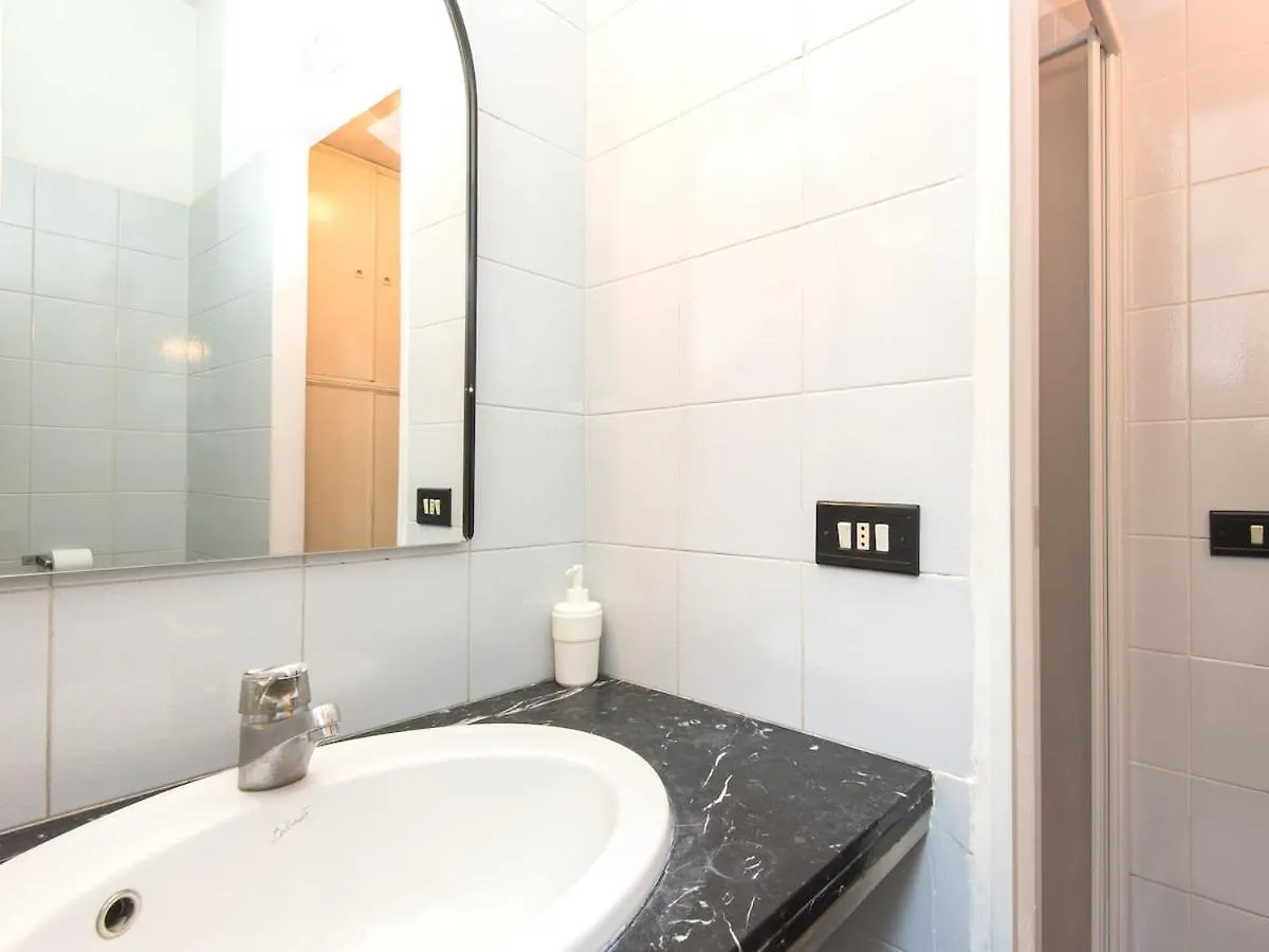 Apartment Silenzioso, Grande, Comodo Alloggio A Trastevere Rome